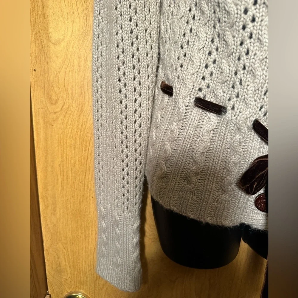 Riani tie waist button down sweater German size 34 equivalent to a US small